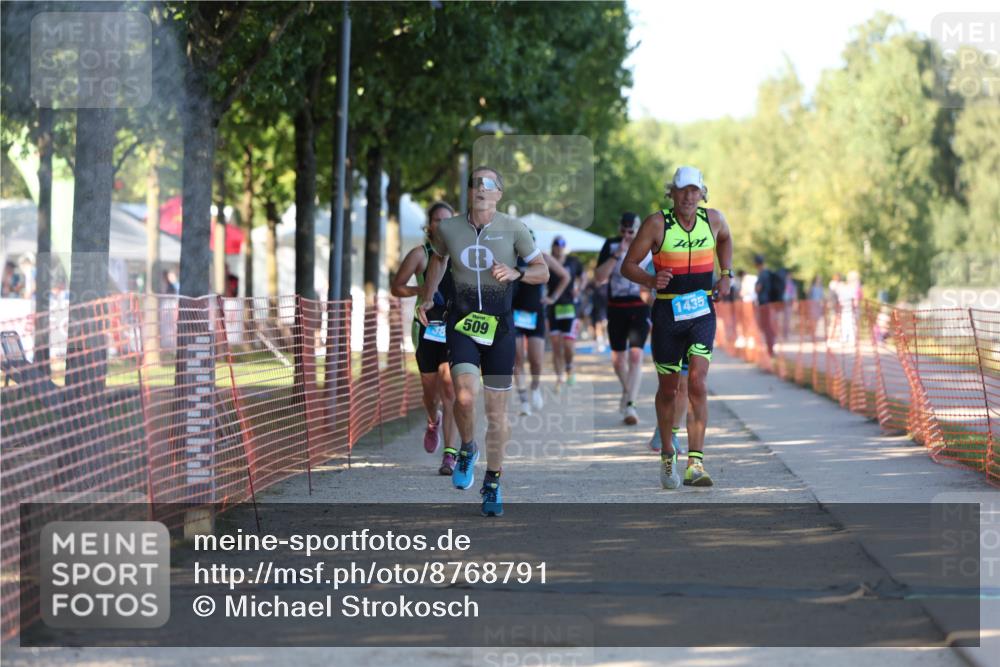 07.09.2025 - 19. Norderstedt Triathlon Michael Strokosch http://msf.ph/oto/8768791 07.09.2025 16:21:23 Laufen 387, 509, 1103, 1435, 1618 meine-sportfotos.de