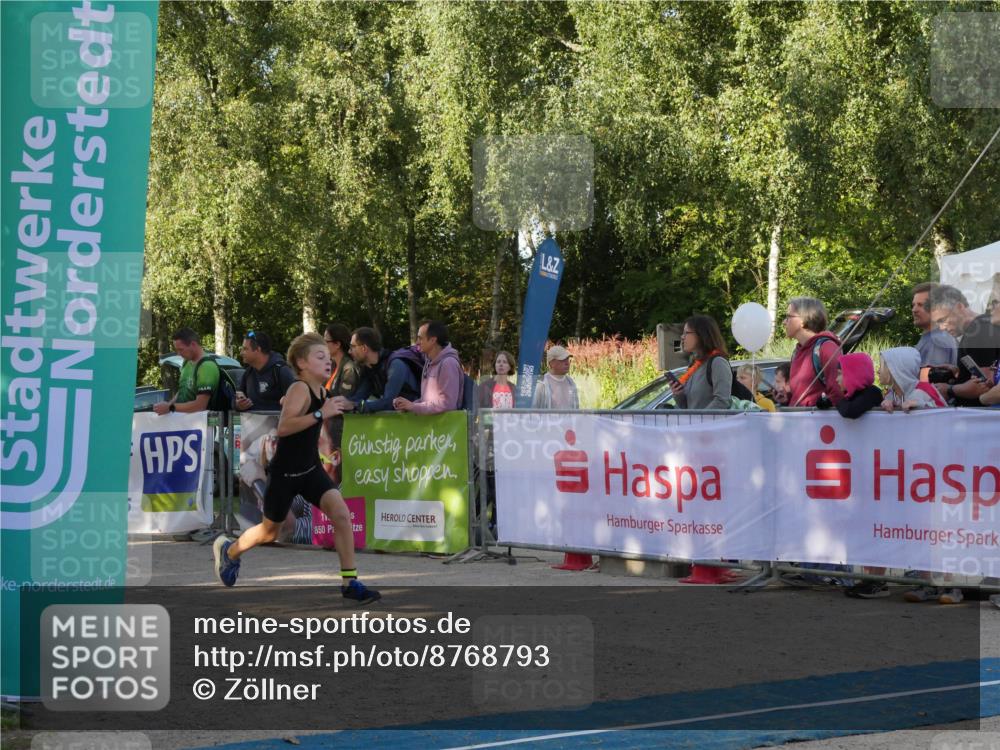 07.09.2025 - 19. Norderstedt Triathlon Zöllner http://msf.ph/oto/8768793 07.09.2025 09:47:49 Ziel 563, 601, 613 meine-sportfotos.de