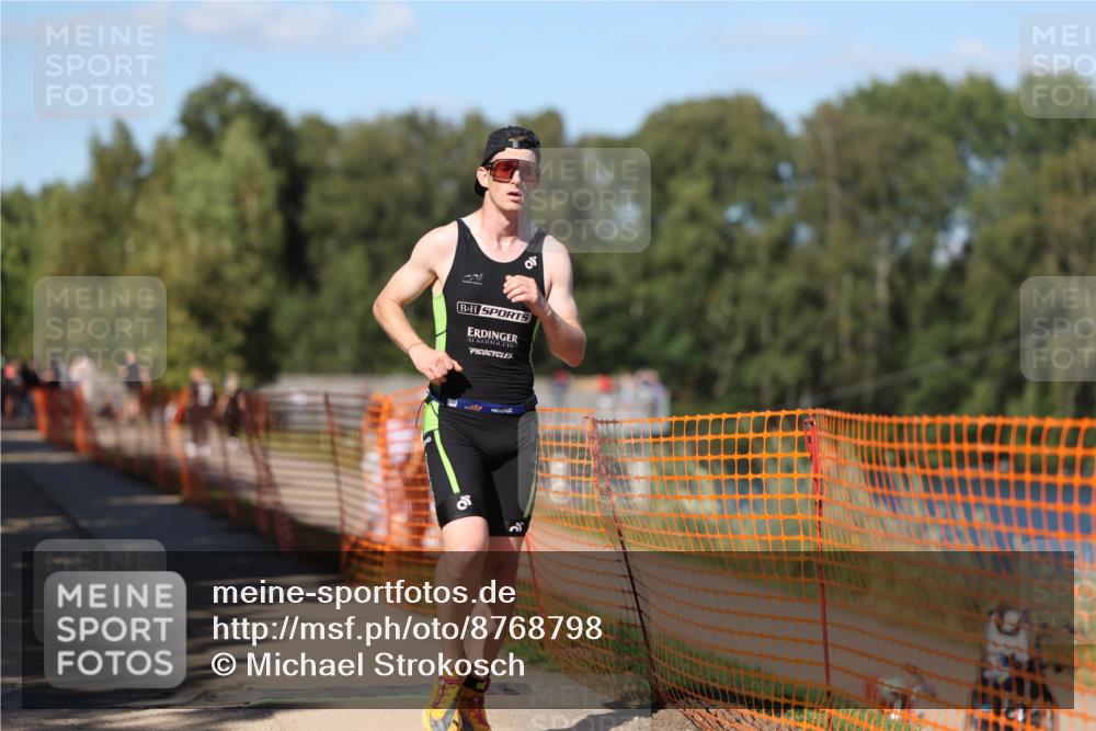 07.09.2025 - 19. Norderstedt Triathlon Michael Strokosch http://msf.ph/oto/8768798 07.09.2025 15:25:14 Laufen 995 meine-sportfotos.de