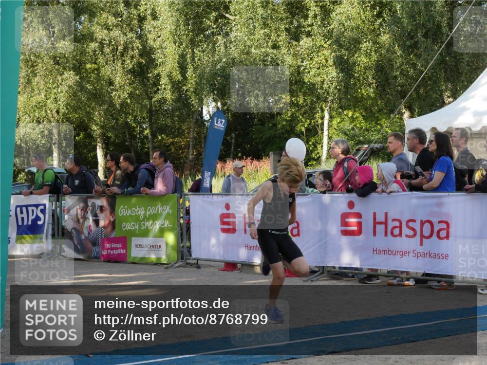 07.09.2025 - 19. Norderstedt Triathlon Zöllner http://msf.ph/oto/8768799 07.09.2025 09:47:50 Ziel 563, 601, 613 meine-sportfotos.de