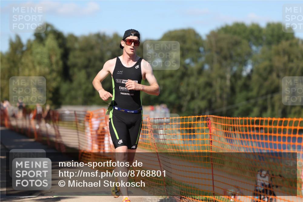 07.09.2025 - 19. Norderstedt Triathlon Michael Strokosch http://msf.ph/oto/8768801 07.09.2025 15:25:15 Laufen 995 meine-sportfotos.de