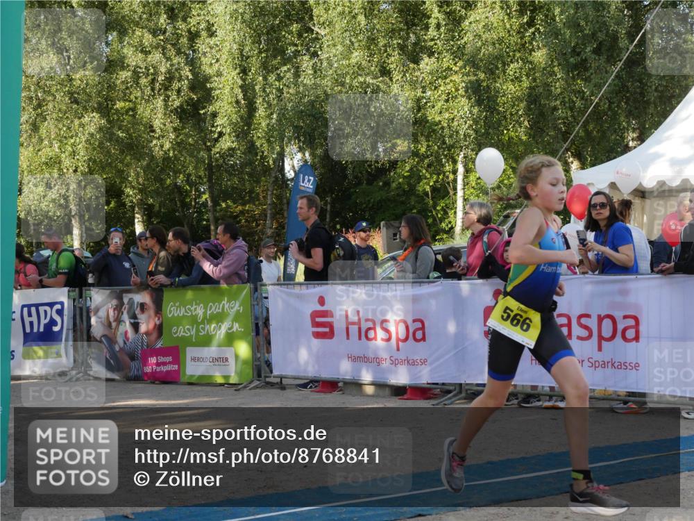 07.09.2025 - 19. Norderstedt Triathlon Zöllner http://msf.ph/oto/8768841 07.09.2025 09:48:13 Ziel 566, 614 meine-sportfotos.de