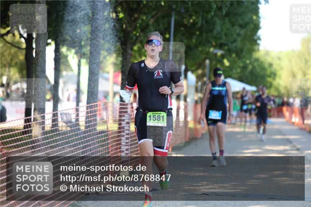07.09.2025 - 19. Norderstedt Triathlon Michael Strokosch http://msf.ph/oto/8768847 07.09.2025 16:21:33 Laufen 365, 490, 504, 1089, 1581, 1618 meine-sportfotos.de