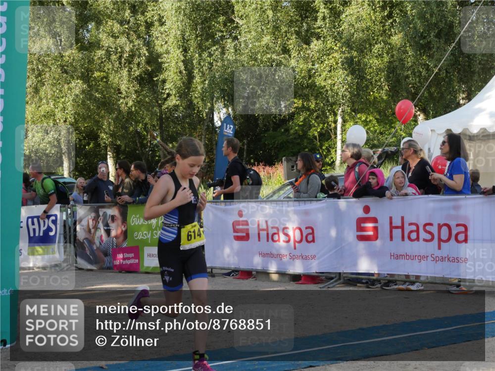 07.09.2025 - 19. Norderstedt Triathlon Zöllner http://msf.ph/oto/8768851 07.09.2025 09:48:15 Ziel 566, 614 meine-sportfotos.de