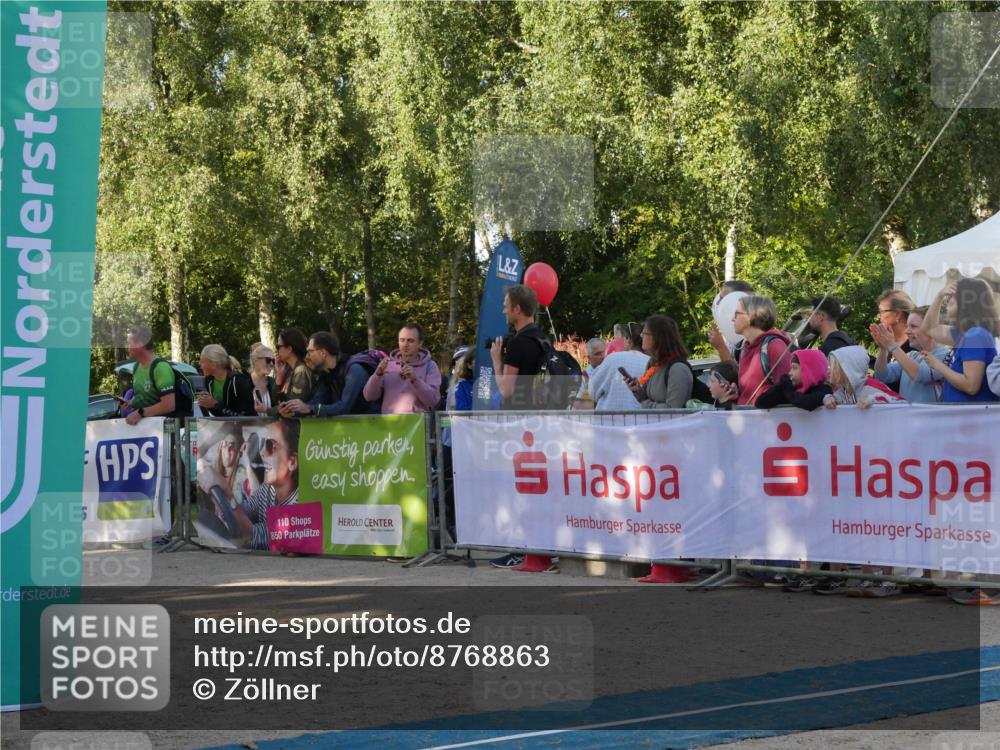 07.09.2025 - 19. Norderstedt Triathlon Zöllner http://msf.ph/oto/8768863 07.09.2025 09:48:23 Ziel 559, 576, 607 meine-sportfotos.de