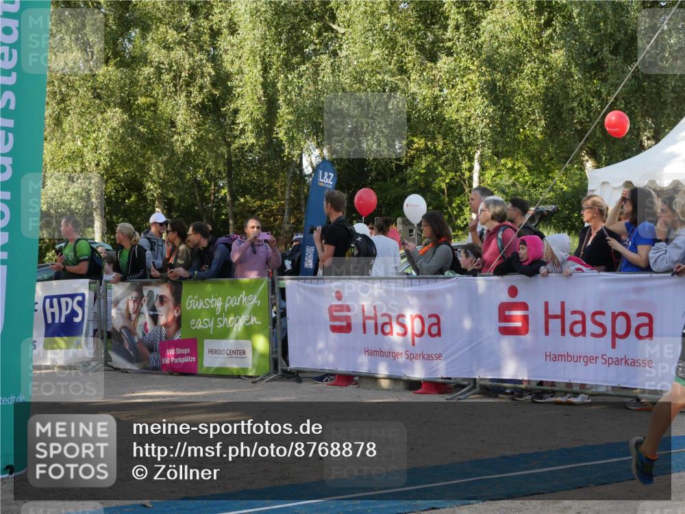 07.09.2025 - 19. Norderstedt Triathlon Zöllner http://msf.ph/oto/8768878 07.09.2025 09:48:27 Ziel 559, 576, 607, 623 meine-sportfotos.de