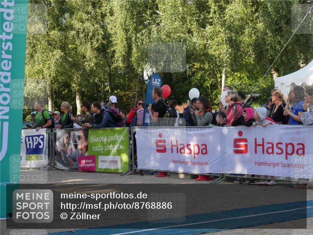07.09.2025 - 19. Norderstedt Triathlon Zöllner http://msf.ph/oto/8768886 07.09.2025 09:48:28 Ziel 576, 607, 623 meine-sportfotos.de