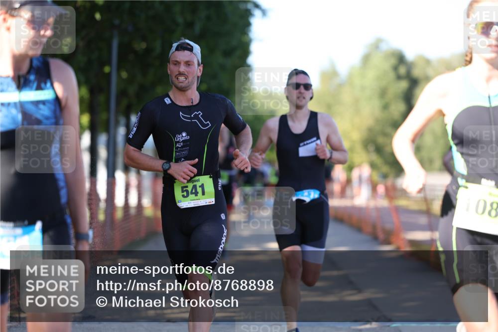07.09.2025 - 19. Norderstedt Triathlon Michael Strokosch http://msf.ph/oto/8768898 07.09.2025 16:21:43 Laufen 365, 490, 522, 541, 1089, 1411 meine-sportfotos.de