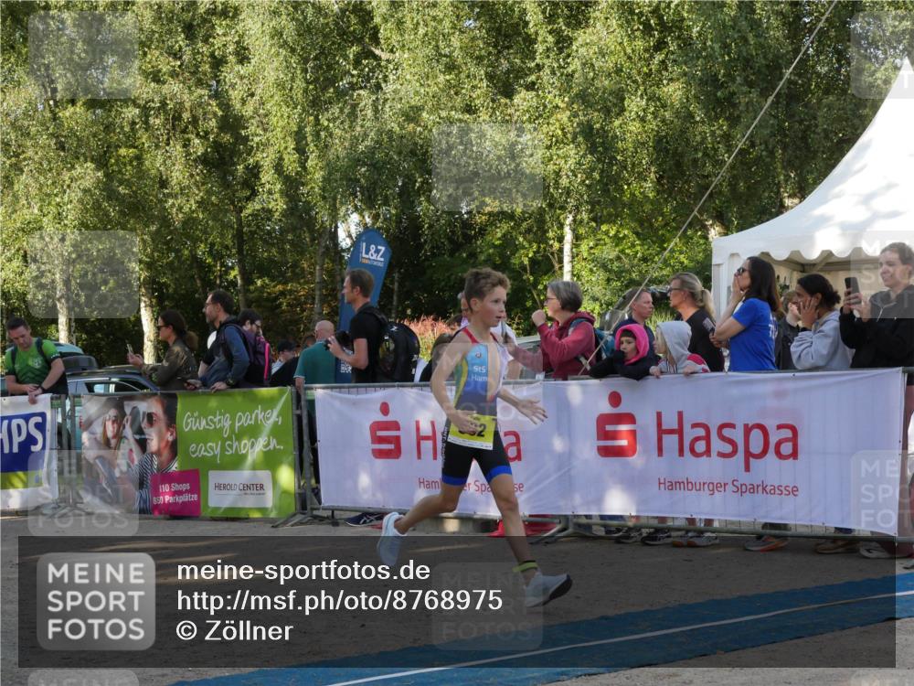 07.09.2025 - 19. Norderstedt Triathlon Zöllner http://msf.ph/oto/8768975 07.09.2025 09:48:57 Ziel 592, 629 meine-sportfotos.de