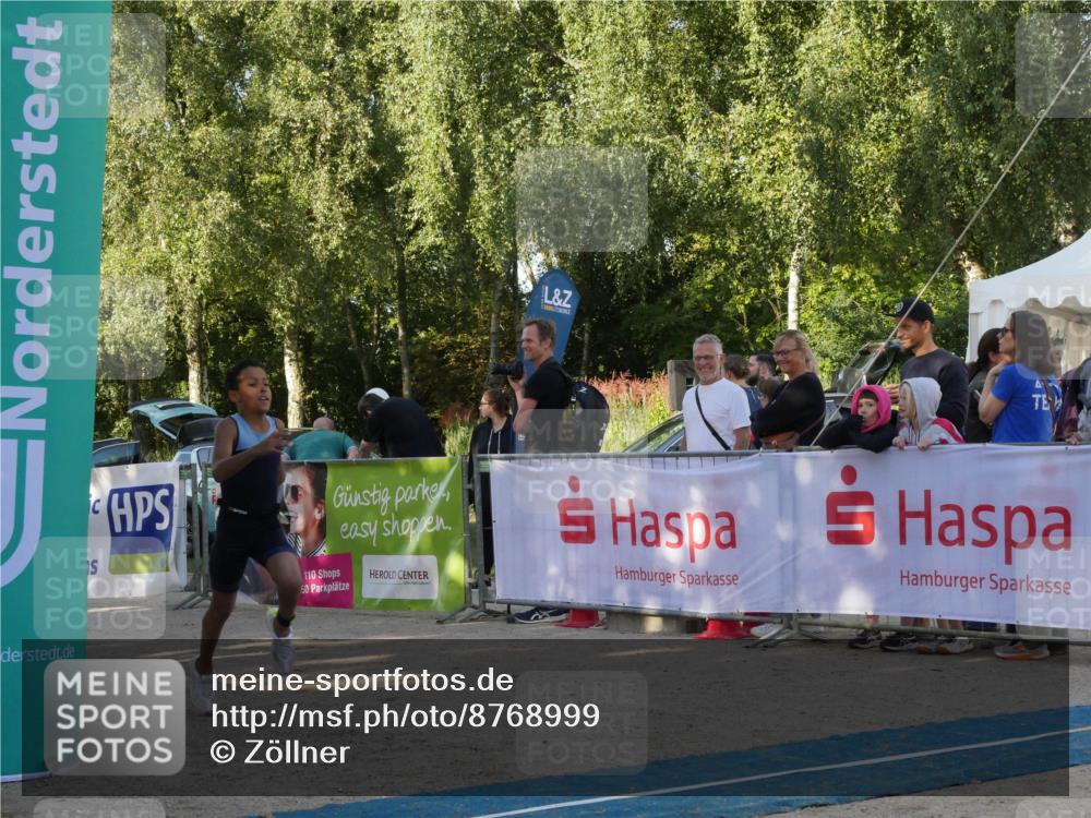07.09.2025 - 19. Norderstedt Triathlon Zöllner http://msf.ph/oto/8768999 07.09.2025 09:49:26 Ziel 554, 567, 574 meine-sportfotos.de
