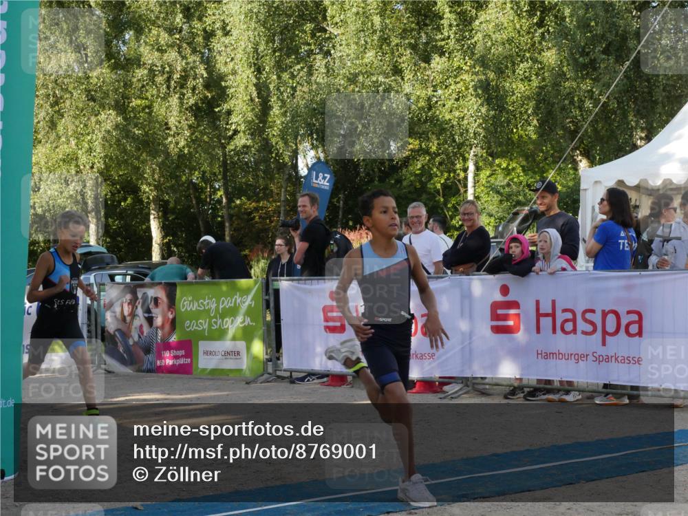 07.09.2025 - 19. Norderstedt Triathlon Zöllner http://msf.ph/oto/8769001 07.09.2025 09:49:27 Ziel 554, 567, 574 meine-sportfotos.de
