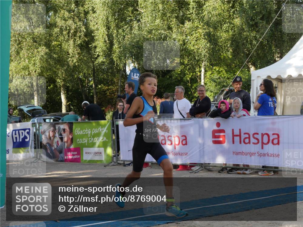 07.09.2025 - 19. Norderstedt Triathlon Zöllner http://msf.ph/oto/8769004 07.09.2025 09:49:28 Ziel 554, 567, 574 meine-sportfotos.de