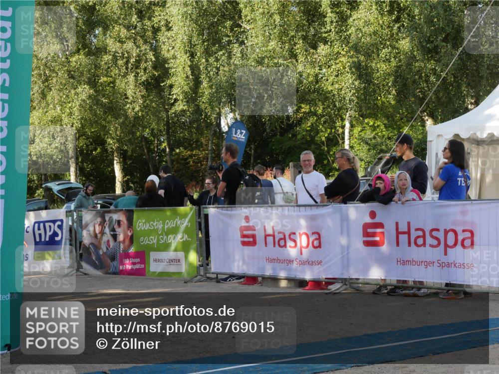 07.09.2025 - 19. Norderstedt Triathlon Zöllner http://msf.ph/oto/8769015 07.09.2025 09:49:29 Ziel 554, 567, 574 meine-sportfotos.de