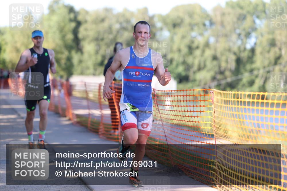 07.09.2025 - 19. Norderstedt Triathlon Michael Strokosch http://msf.ph/oto/8769031 07.09.2025 16:22:16 Laufen 453, 465, 1058, 1555, 1594, 1611 meine-sportfotos.de