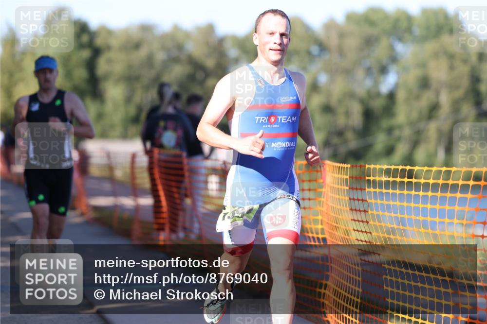 07.09.2025 - 19. Norderstedt Triathlon Michael Strokosch http://msf.ph/oto/8769040 07.09.2025 16:22:17 Laufen 465, 1058, 1555, 1594, 1611 meine-sportfotos.de