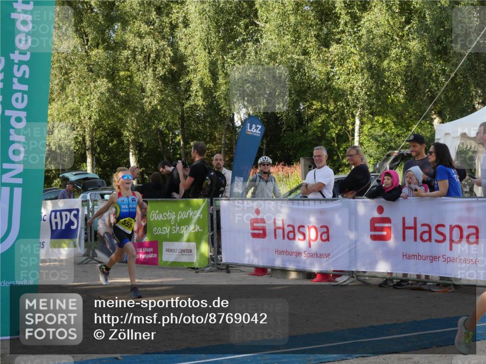 07.09.2025 - 19. Norderstedt Triathlon Zöllner http://msf.ph/oto/8769042 07.09.2025 09:49:44 Ziel 555, 624 meine-sportfotos.de