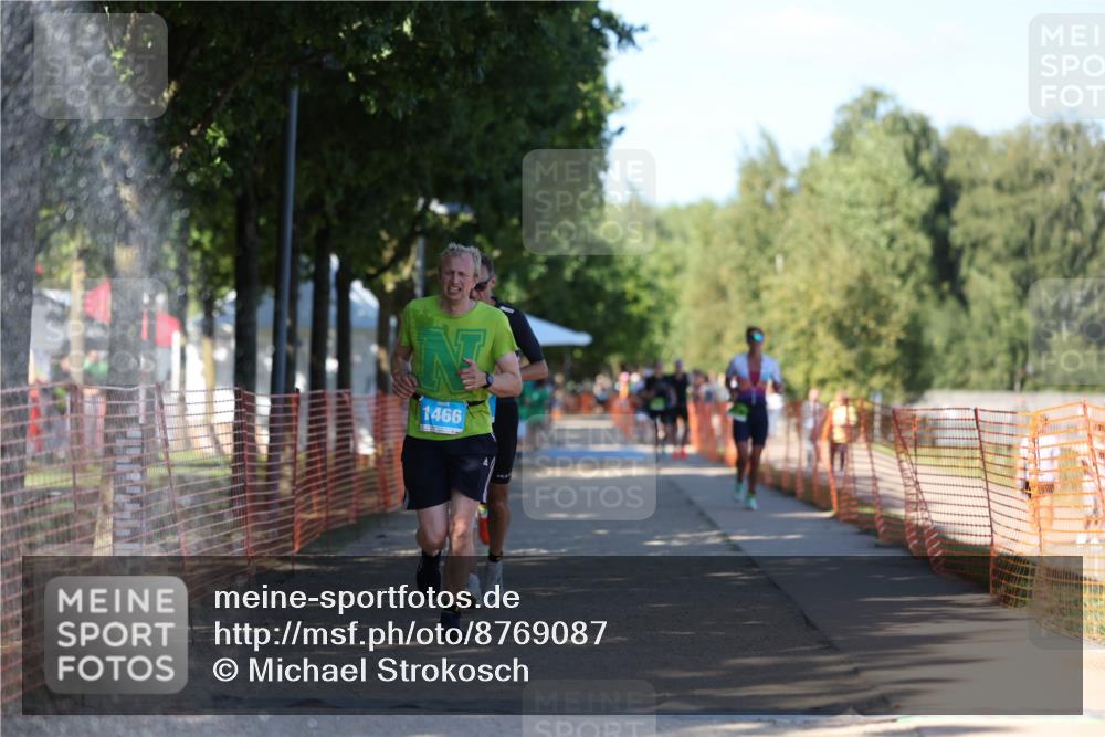 07.09.2025 - 19. Norderstedt Triathlon Michael Strokosch http://msf.ph/oto/8769087 07.09.2025 15:26:41 Laufen 428, 475, 986, 1404, 1466 meine-sportfotos.de