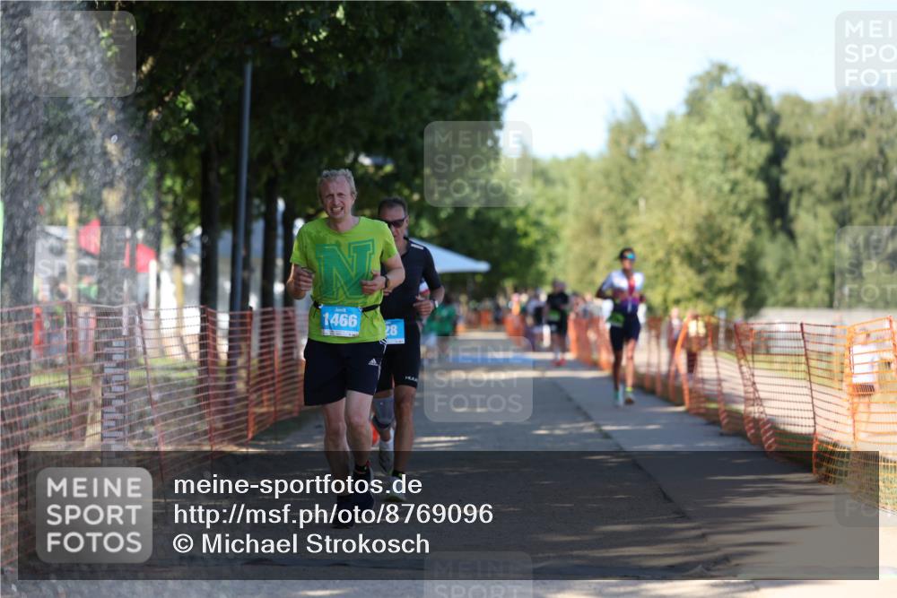 07.09.2025 - 19. Norderstedt Triathlon Michael Strokosch http://msf.ph/oto/8769096 07.09.2025 15:26:41 Laufen 428, 475, 986, 1404, 1466 meine-sportfotos.de