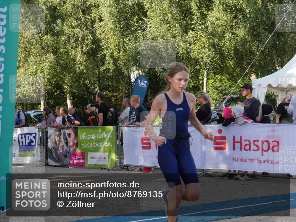 07.09.2025 - 19. Norderstedt Triathlon Zöllner http://msf.ph/oto/8769135 07.09.2025 09:50:20 Ziel 597, 619 meine-sportfotos.de