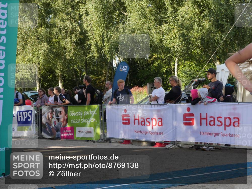 07.09.2025 - 19. Norderstedt Triathlon Zöllner http://msf.ph/oto/8769138 07.09.2025 09:50:20 Ziel 597, 619 meine-sportfotos.de