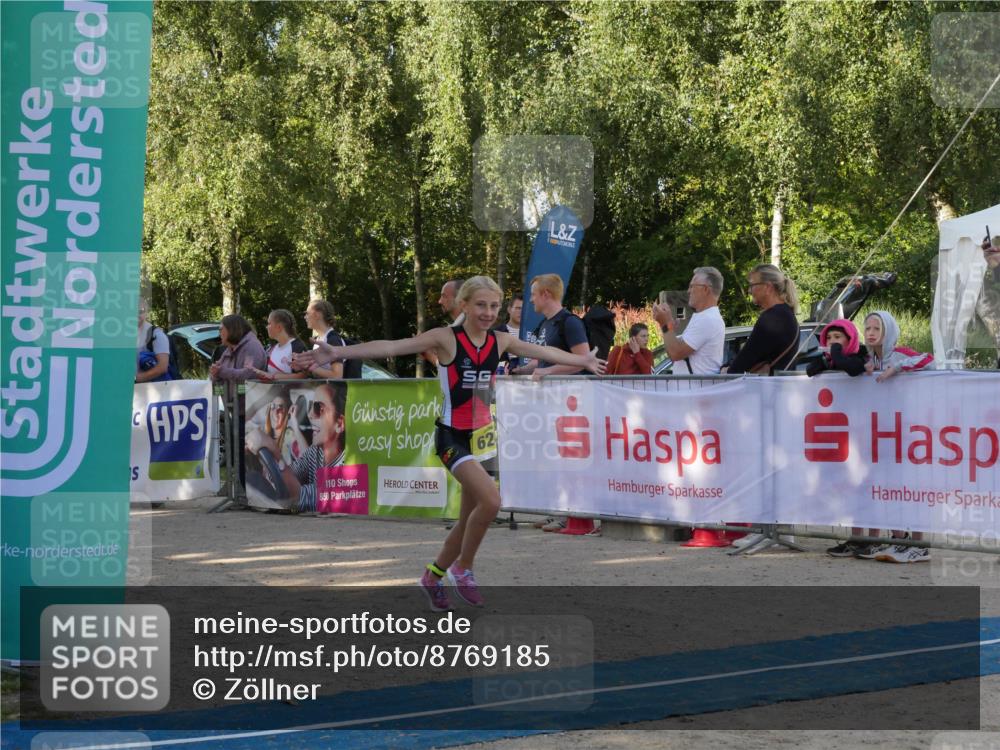 07.09.2025 - 19. Norderstedt Triathlon Zöllner http://msf.ph/oto/8769185 07.09.2025 09:51:16 Ziel 575, 599, 608, 615, 622 meine-sportfotos.de