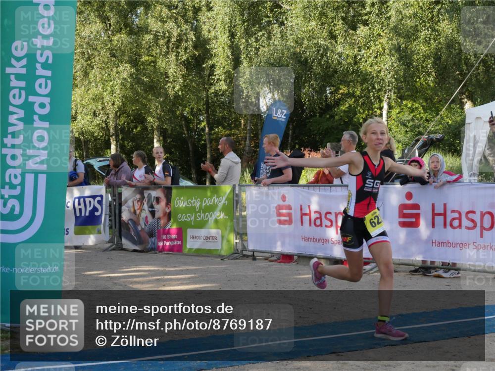 07.09.2025 - 19. Norderstedt Triathlon Zöllner http://msf.ph/oto/8769187 07.09.2025 09:51:17 Ziel 575, 599, 608, 615, 622 meine-sportfotos.de