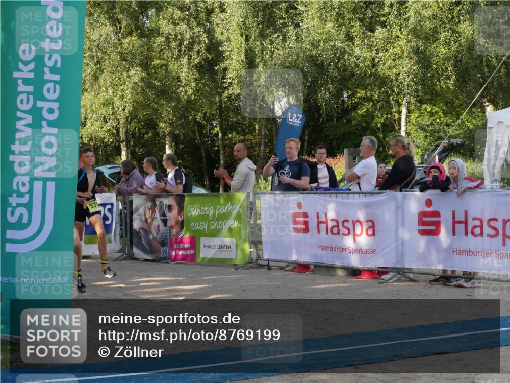 07.09.2025 - 19. Norderstedt Triathlon Zöllner http://msf.ph/oto/8769199 07.09.2025 09:51:18 Ziel 575, 599, 608, 615, 622 meine-sportfotos.de