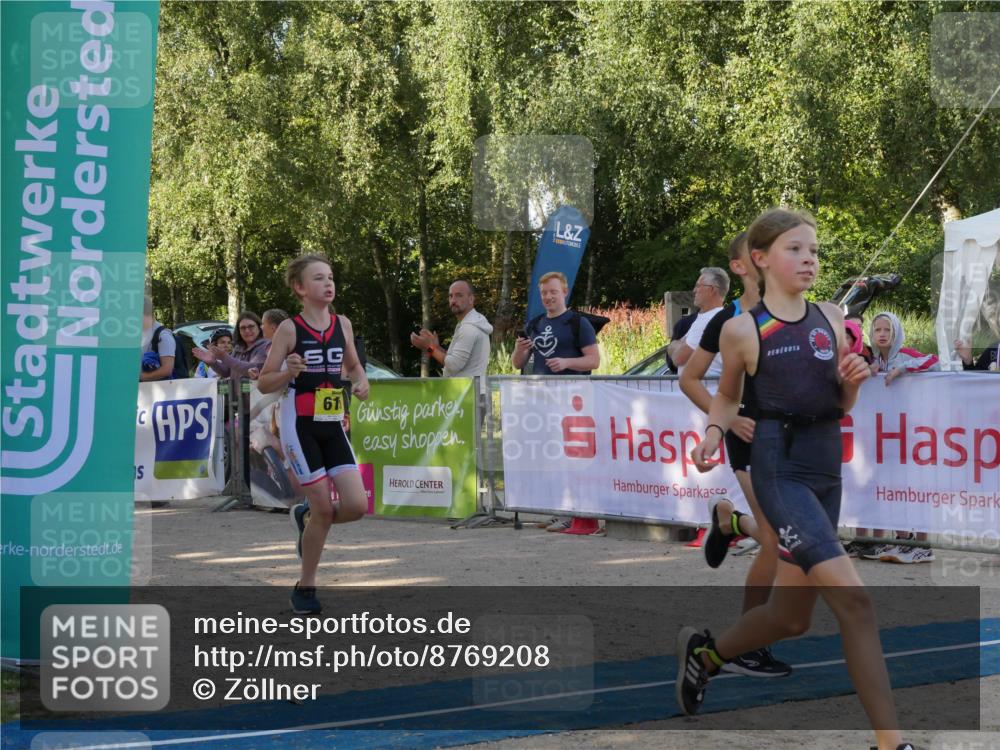 07.09.2025 - 19. Norderstedt Triathlon Zöllner http://msf.ph/oto/8769208 07.09.2025 09:51:19 Ziel 575, 599, 608, 615, 622 meine-sportfotos.de