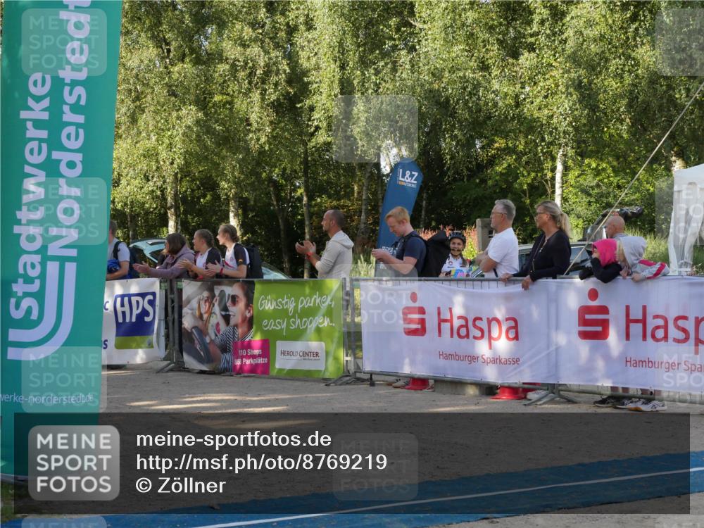 07.09.2025 - 19. Norderstedt Triathlon Zöllner http://msf.ph/oto/8769219 07.09.2025 09:51:23 Ziel 575, 602, 608, 615, 616, 622 meine-sportfotos.de