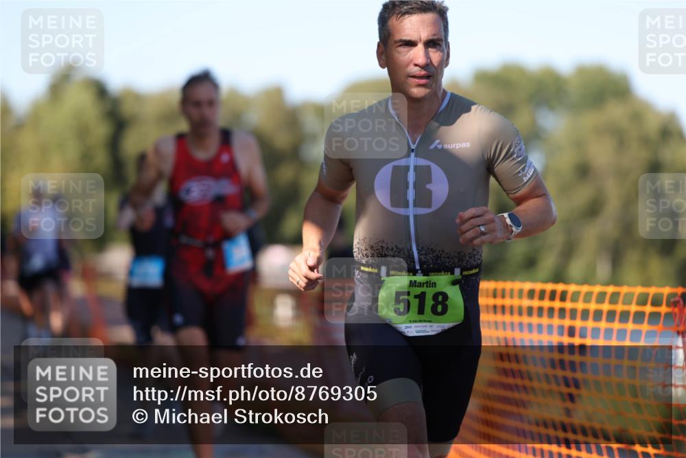 07.09.2025 - 19. Norderstedt Triathlon Michael Strokosch http://msf.ph/oto/8769305 07.09.2025 16:23:18 Laufen 362, 518, 537, 538, 543, 878, 943, 1046, 1588, 1606 meine-sportfotos.de