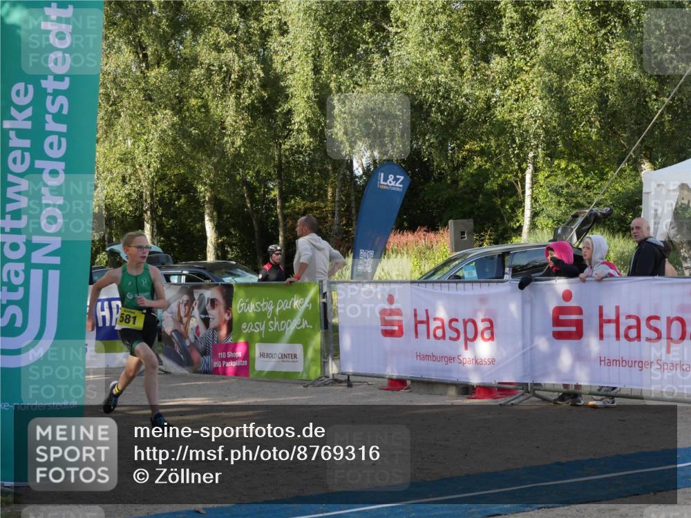 07.09.2025 - 19. Norderstedt Triathlon Zöllner http://msf.ph/oto/8769316 07.09.2025 09:53:02 Ziel 560, 581 meine-sportfotos.de