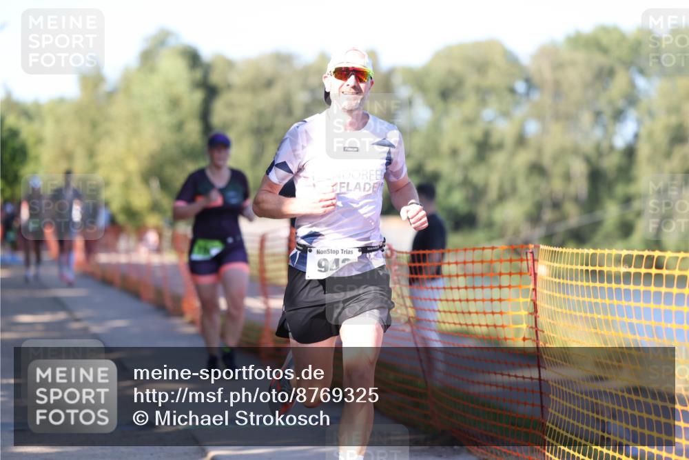 07.09.2025 - 19. Norderstedt Triathlon Michael Strokosch http://msf.ph/oto/8769325 07.09.2025 16:23:21 Laufen 362, 518, 537, 538, 543, 878, 943, 1046, 1433, 1561 meine-sportfotos.de