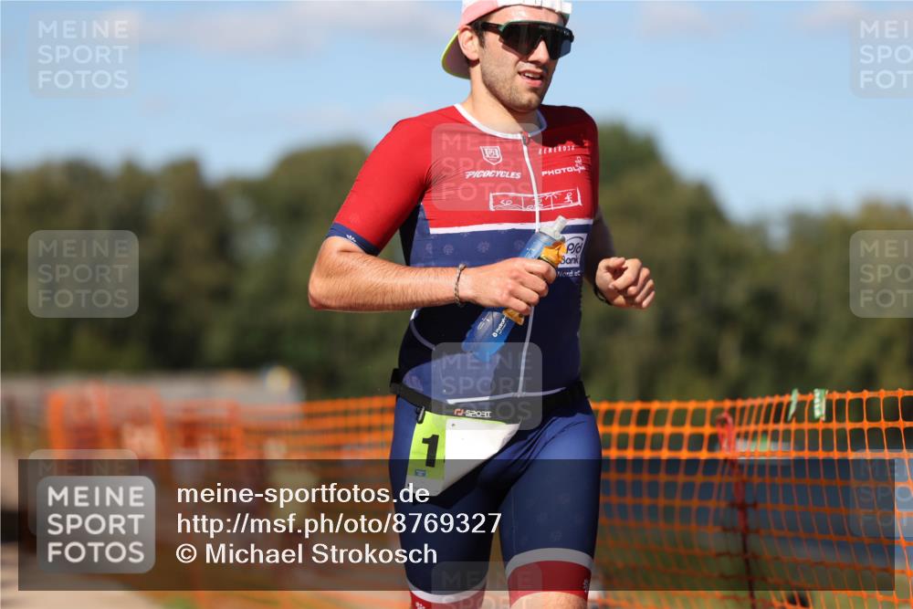 07.09.2025 - 19. Norderstedt Triathlon Michael Strokosch http://msf.ph/oto/8769327 07.09.2025 15:27:31 Laufen 1471, 1496, 1505 meine-sportfotos.de