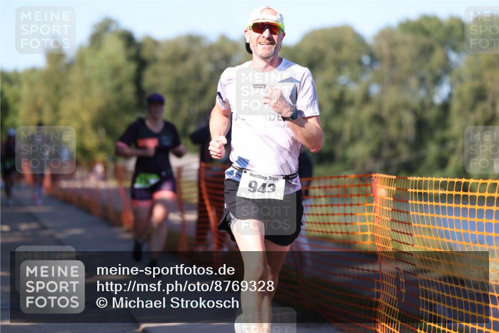 07.09.2025 - 19. Norderstedt Triathlon Michael Strokosch http://msf.ph/oto/8769328 07.09.2025 16:23:22 Laufen 362, 537, 538, 543, 878, 943, 1046, 1433, 1561 meine-sportfotos.de
