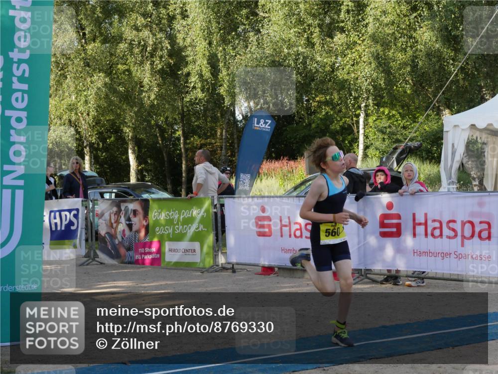 07.09.2025 - 19. Norderstedt Triathlon Zöllner http://msf.ph/oto/8769330 07.09.2025 09:53:03 Ziel 560, 581 meine-sportfotos.de