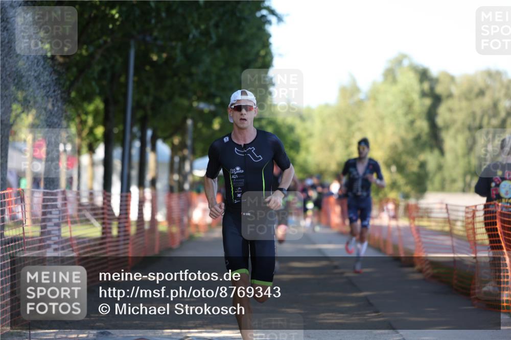 07.09.2025 - 19. Norderstedt Triathlon Michael Strokosch http://msf.ph/oto/8769343 07.09.2025 16:23:25 Laufen 494, 537, 538, 543, 943, 1046, 1433, 1561 meine-sportfotos.de