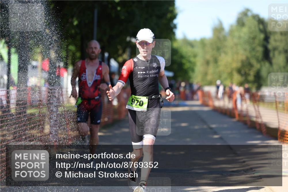 07.09.2025 - 19. Norderstedt Triathlon Michael Strokosch http://msf.ph/oto/8769352 07.09.2025 15:27:55 Laufen 970 meine-sportfotos.de