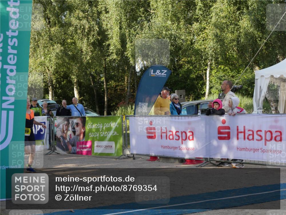 07.09.2025 - 19. Norderstedt Triathlon Zöllner http://msf.ph/oto/8769354 07.09.2025 09:53:45 Ziel 558, 589, 610 meine-sportfotos.de