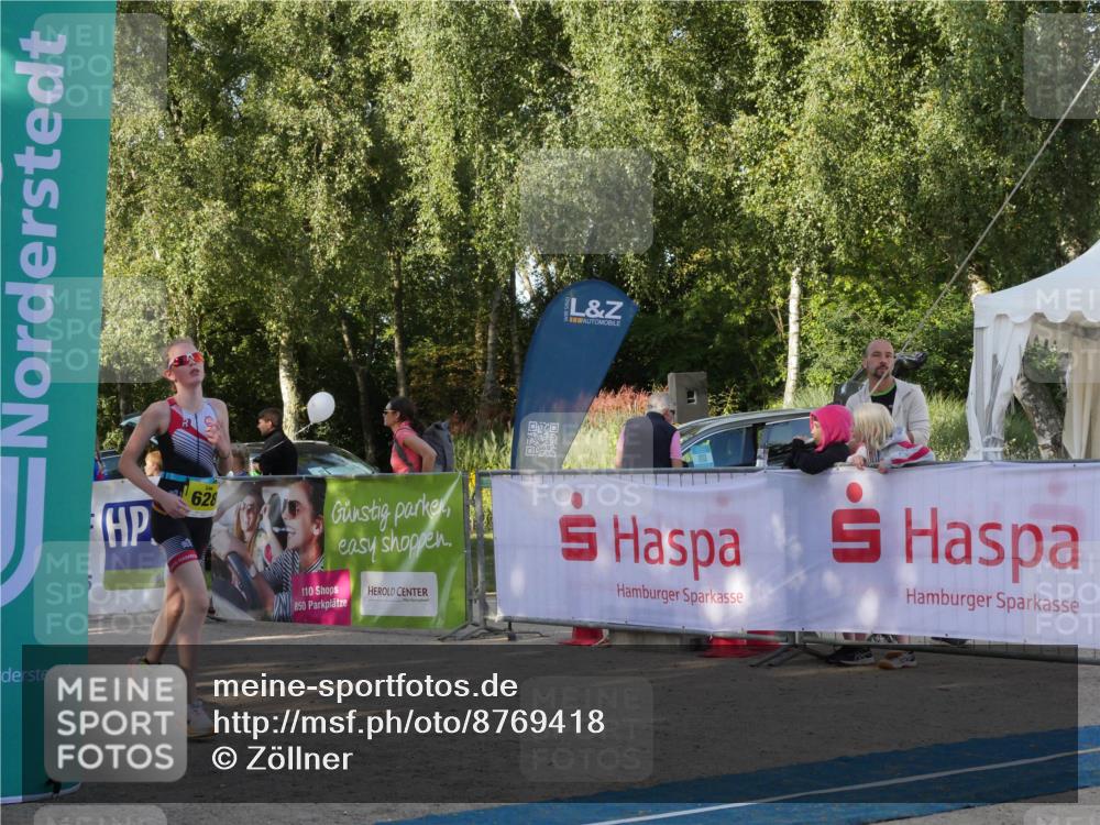 07.09.2025 - 19. Norderstedt Triathlon Zöllner http://msf.ph/oto/8769418 07.09.2025 09:55:05 Ziel 571, 628 meine-sportfotos.de