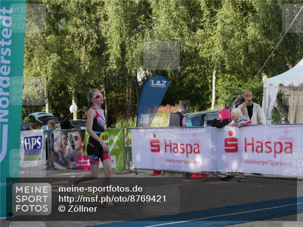 07.09.2025 - 19. Norderstedt Triathlon Zöllner http://msf.ph/oto/8769421 07.09.2025 09:55:06 Ziel 571, 628 meine-sportfotos.de