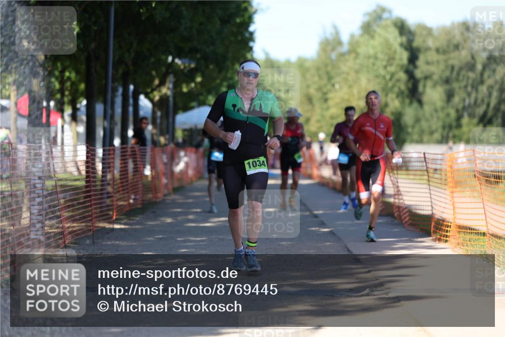 07.09.2025 - 19. Norderstedt Triathlon Michael Strokosch http://msf.ph/oto/8769445 07.09.2025 15:28:20 Laufen 879, 977, 1034, 1465 meine-sportfotos.de