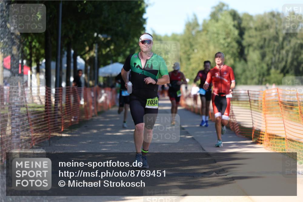 07.09.2025 - 19. Norderstedt Triathlon Michael Strokosch http://msf.ph/oto/8769451 07.09.2025 15:28:21 Laufen 879, 977, 1034, 1465 meine-sportfotos.de