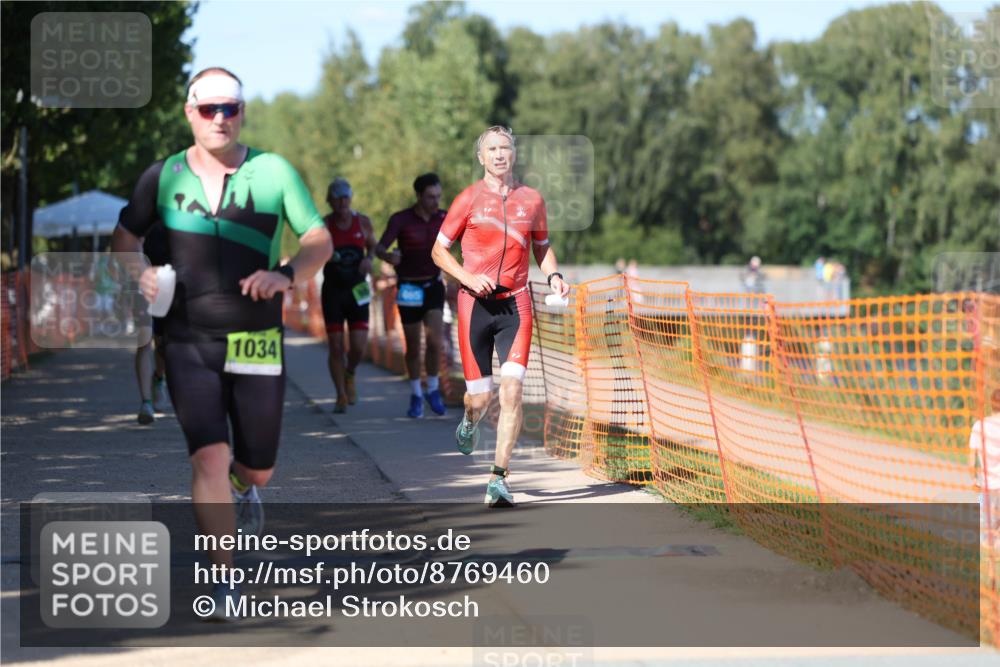 07.09.2025 - 19. Norderstedt Triathlon Michael Strokosch http://msf.ph/oto/8769460 07.09.2025 15:28:22 Laufen 879, 977, 1034, 1465 meine-sportfotos.de