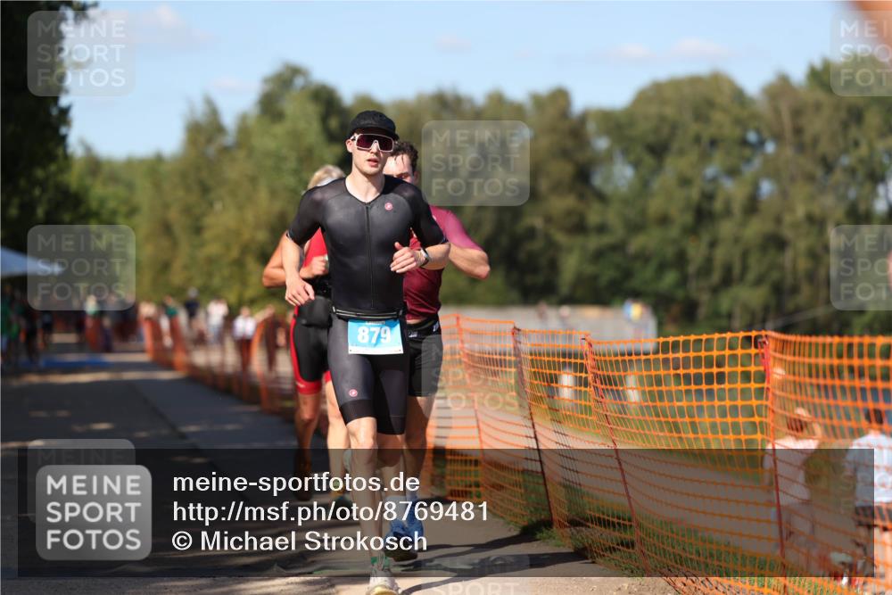 07.09.2025 - 19. Norderstedt Triathlon Michael Strokosch http://msf.ph/oto/8769481 07.09.2025 15:28:25 Laufen 879, 977, 1034, 1465 meine-sportfotos.de