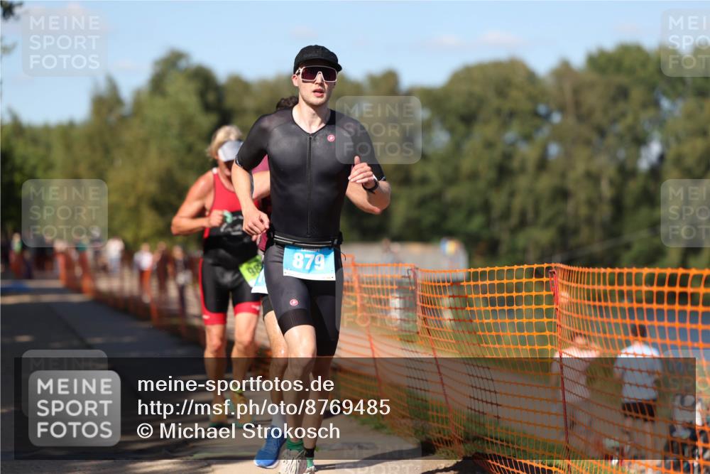 07.09.2025 - 19. Norderstedt Triathlon Michael Strokosch http://msf.ph/oto/8769485 07.09.2025 15:28:26 Laufen 879, 977, 1034, 1465 meine-sportfotos.de