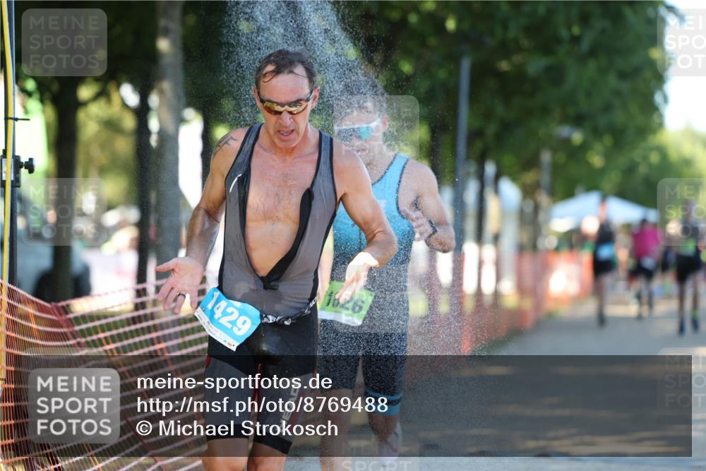 07.09.2025 - 19. Norderstedt Triathlon Michael Strokosch http://msf.ph/oto/8769488 07.09.2025 16:23:53 Laufen 889, 937, 1080, 1429, 1589, 1601, 1626 meine-sportfotos.de