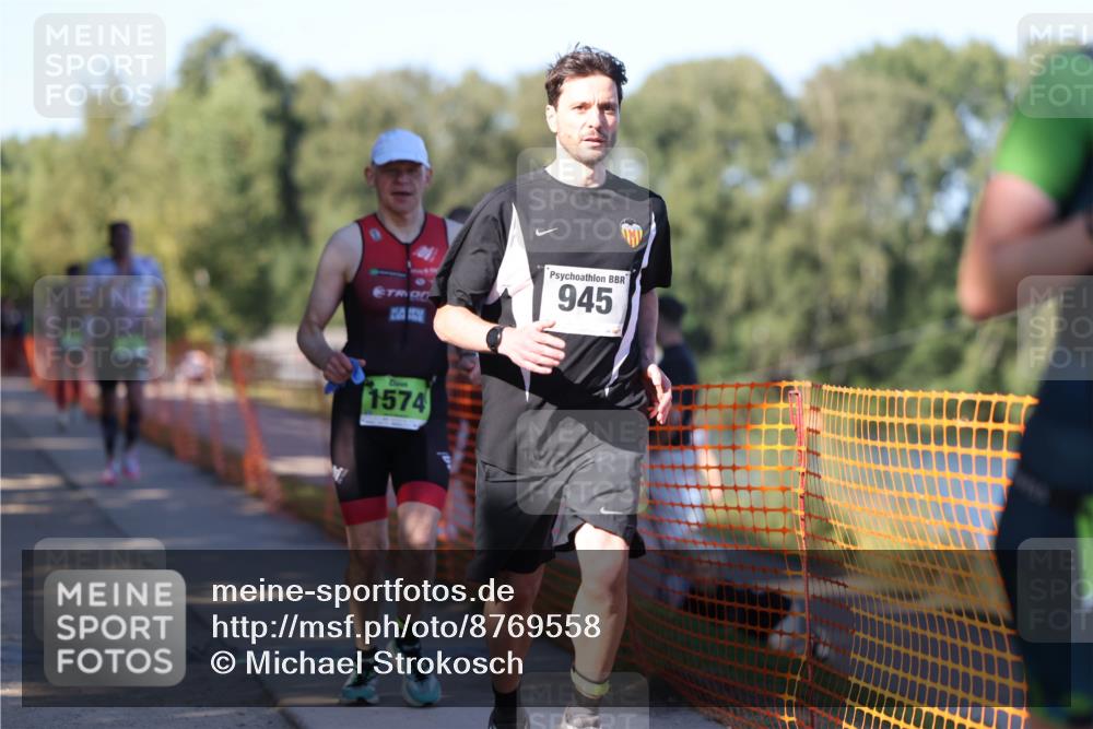 07.09.2025 - 19. Norderstedt Triathlon Michael Strokosch http://msf.ph/oto/8769558 07.09.2025 16:24:07 Laufen 945, 950, 1085, 1551, 1552, 1574, 1580 meine-sportfotos.de