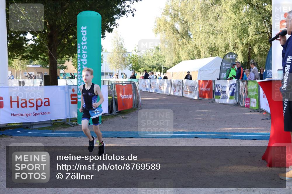 07.09.2025 - 19. Norderstedt Triathlon Zöllner http://msf.ph/oto/8769589 07.09.2025 09:12:59 Ziel 12 meine-sportfotos.de
