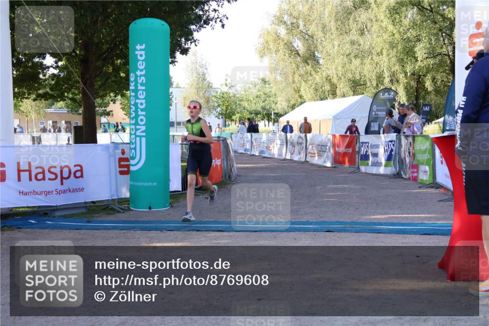 07.09.2025 - 19. Norderstedt Triathlon Zöllner http://msf.ph/oto/8769608 07.09.2025 09:13:21 Ziel 4 meine-sportfotos.de