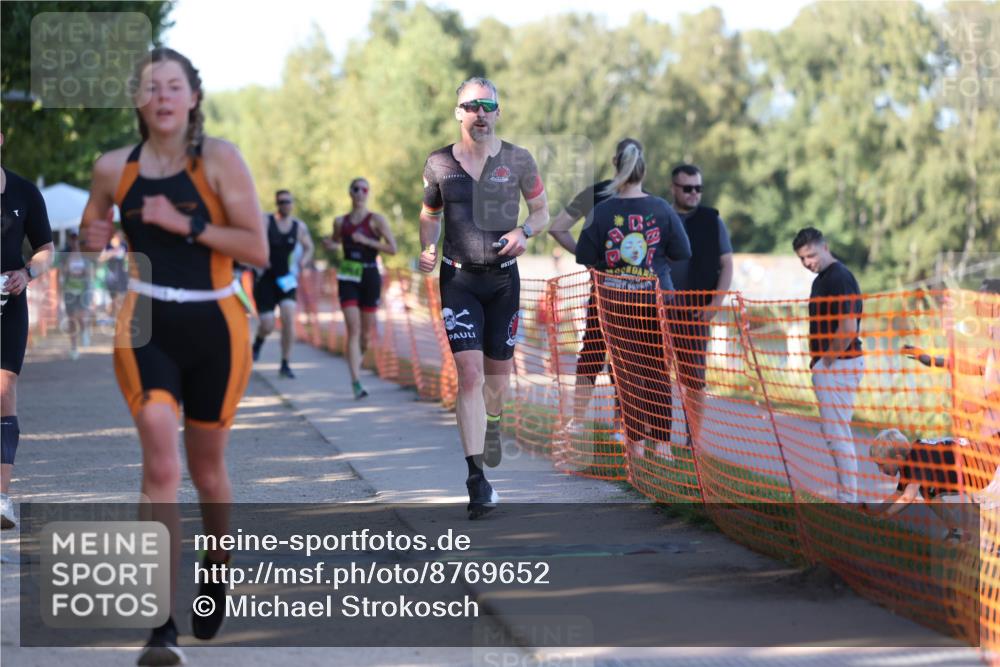 07.09.2025 - 19. Norderstedt Triathlon Michael Strokosch http://msf.ph/oto/8769652 07.09.2025 16:24:30 Laufen 483, 528, 871, 1064, 1512, 1522 meine-sportfotos.de